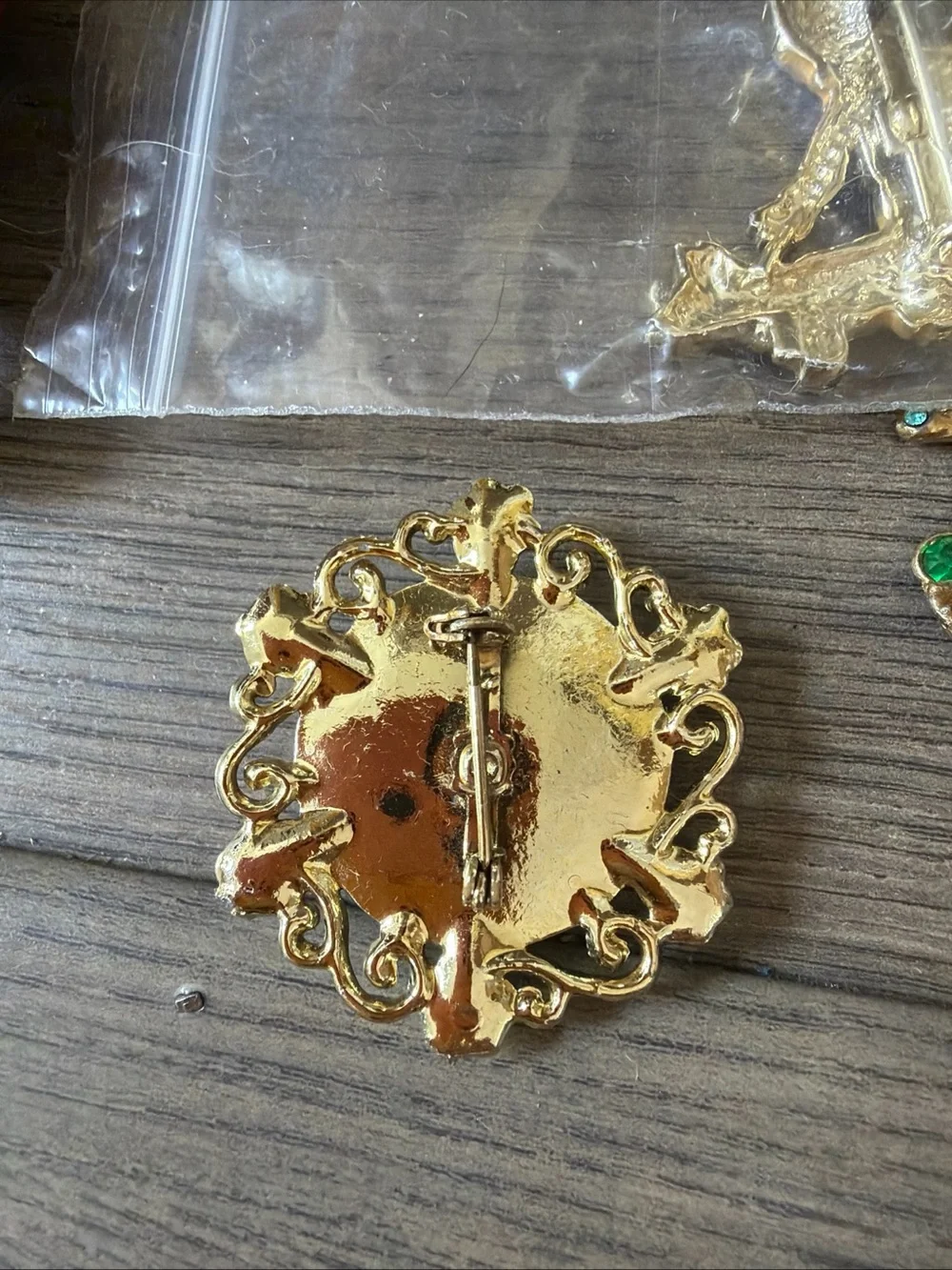 N/A pins